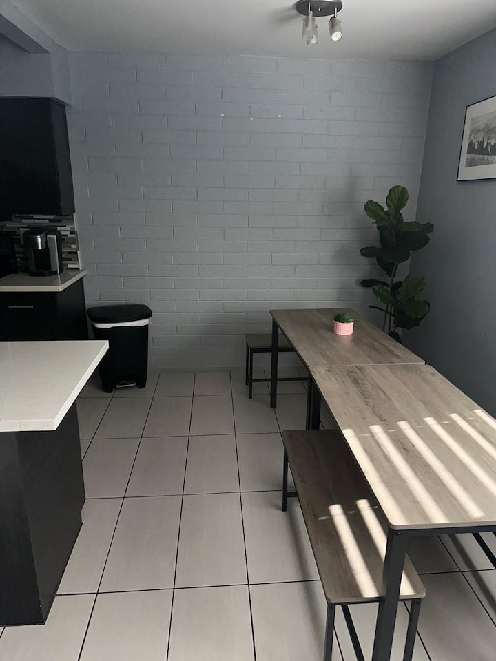 2B1B Central Location in Phx|Pool|Airport - Apartments for Rent in