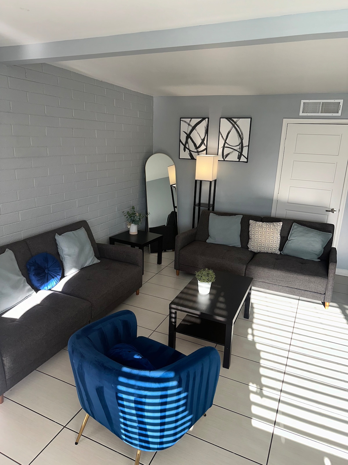 2B1B Central Location in Phx|Pool|Airport - Apartments for Rent in