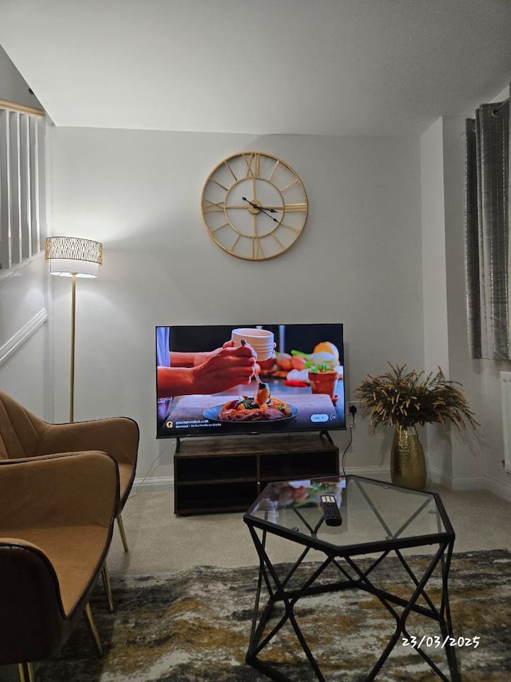 Halton Haven Sleeps 6 With Free Parking - Warrington