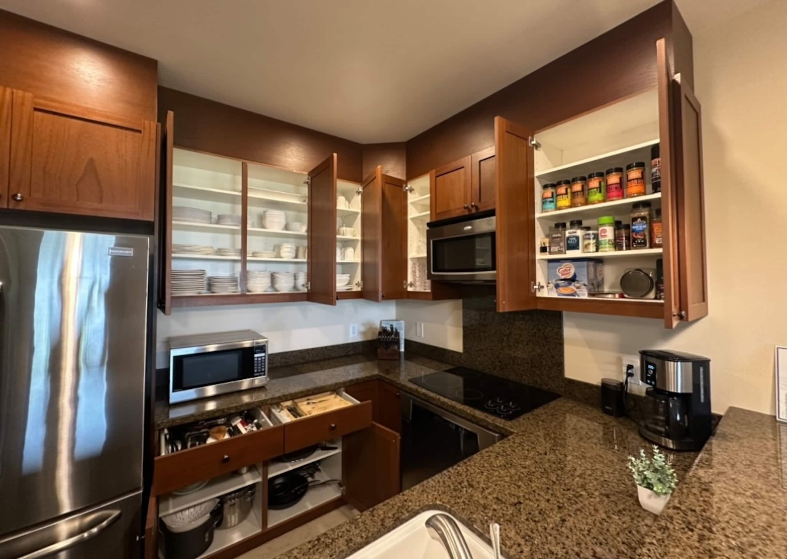 Townhouse in Waikoloa Village · ★5.0 · 2 bedrooms · 3 beds · 2 baths - Photo 5