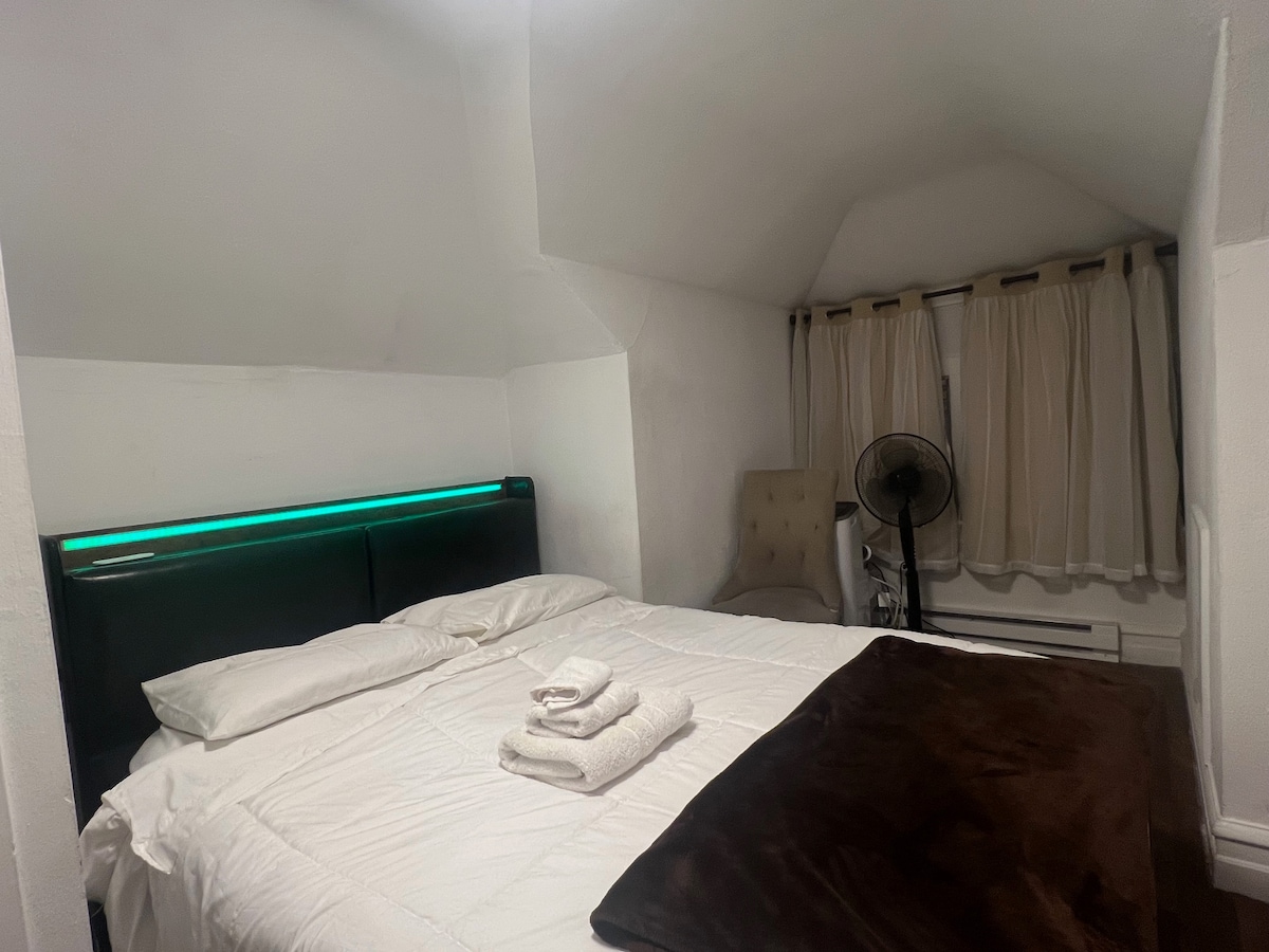 Budget - 3/4 — property photo from the Airbnb listing