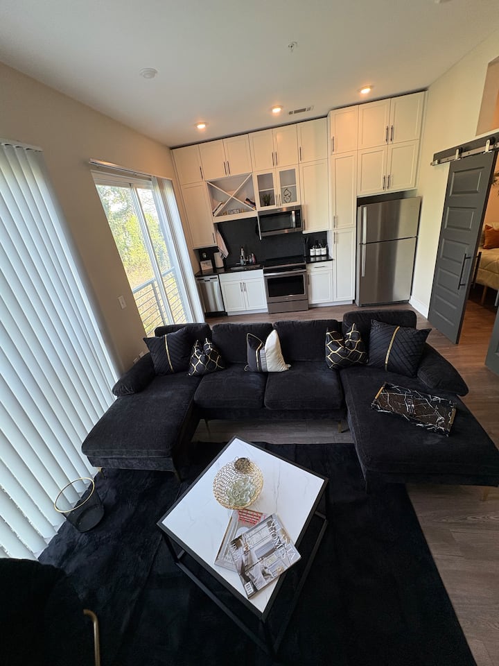 New Cozy Luxury Atlanta Stay - Scottdale, GA