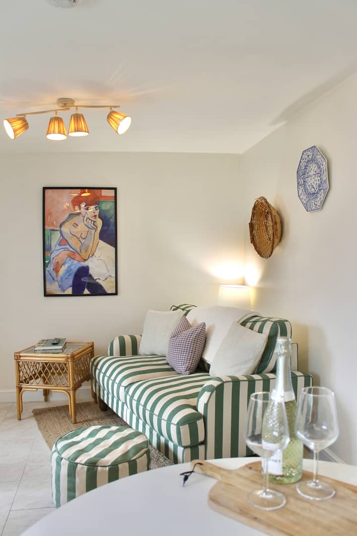 Modern Country Cottage Stay - Burnham-on-Sea