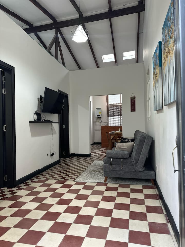 Encanto Colonial En San Antonio | Centro Histórico - Cali