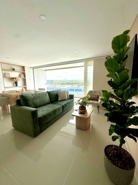 Modern and luxurious 3BR apartment, pool, and gym