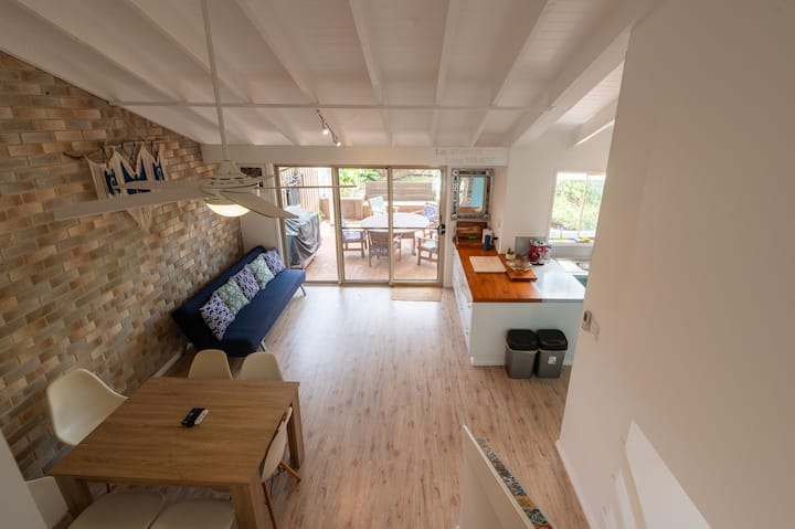 Cylinder Beach 8 Min Walk · Modern Straddie 2 Br - Point Lookout