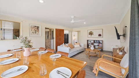 Top Airbnb: Light, airy apartment across from river in Yamba
