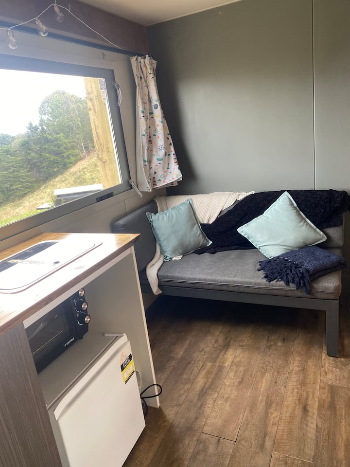 Lakeside Romantic Retreat At Richmond Park - Bulls