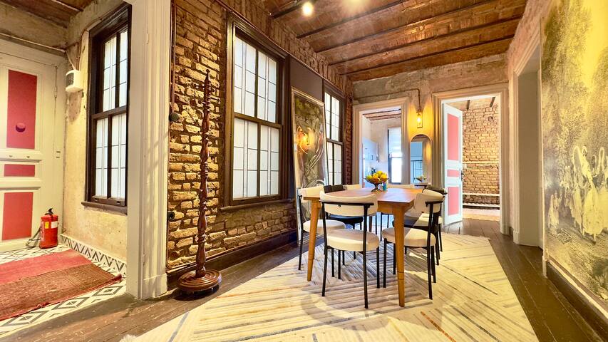 Artist’s Soul in Central Galata gallery image 3