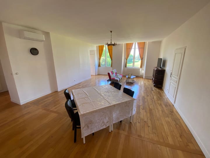 Appartement Passy
Salon Vivaldi - Villeneuve-sur-Yonne