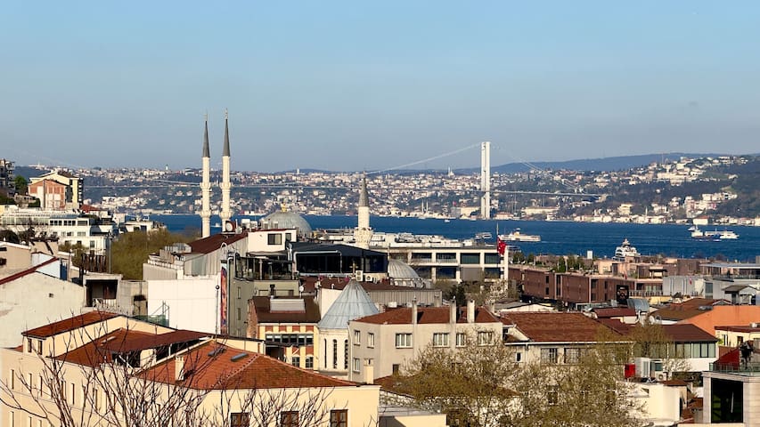 Calm & Stylish Stay in Galata