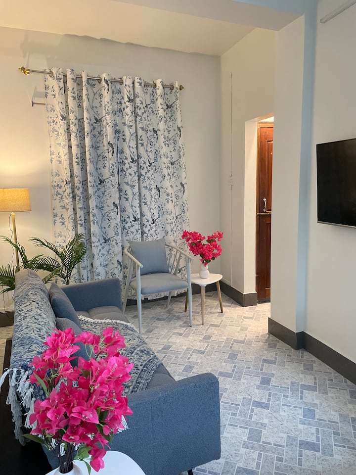 Enam Homestay Level-1
2 Bhk & 1 Common Bathroom - Shillong