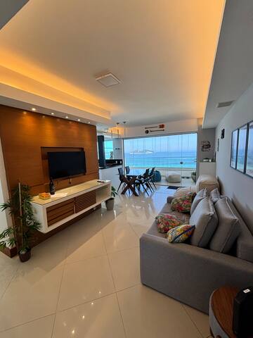 Pé na areia – Praia do Pepê gallery image 2