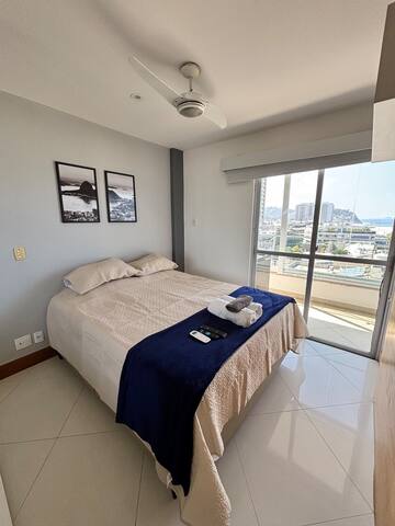 Pé na areia – Praia do Pepê gallery image 5