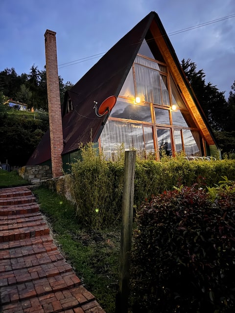 Chalet with a country viewpoint close to the cente
