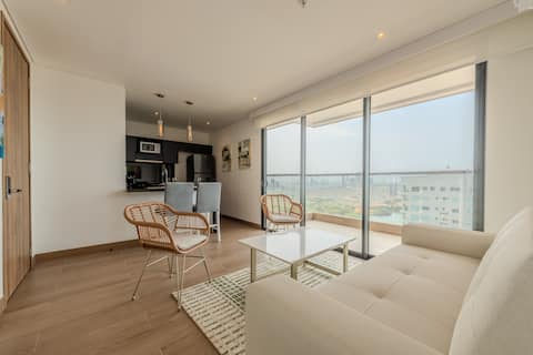 Successful Airbnb property: Ocean View/Historic Downtown/New 26th Floor 1BR in El Cabrero