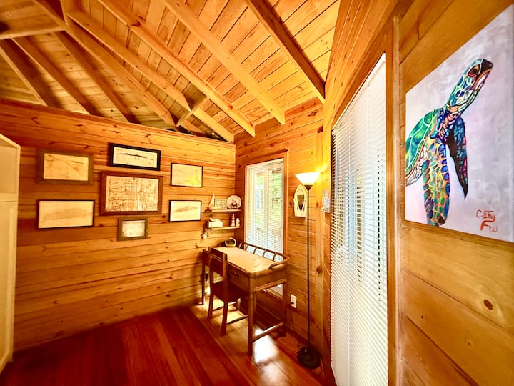 Ofisi / chumba cha kulala cha wageni chenye kitanda cha Murphy 