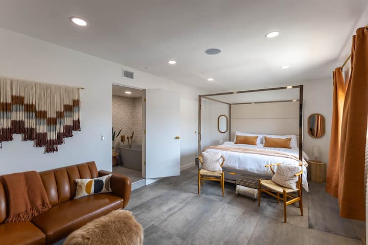 ห้องชุดใหญ่ 