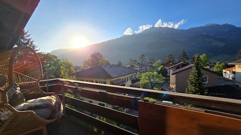 Alpine Loft · 2 Bath · Family Retreat · Balcony