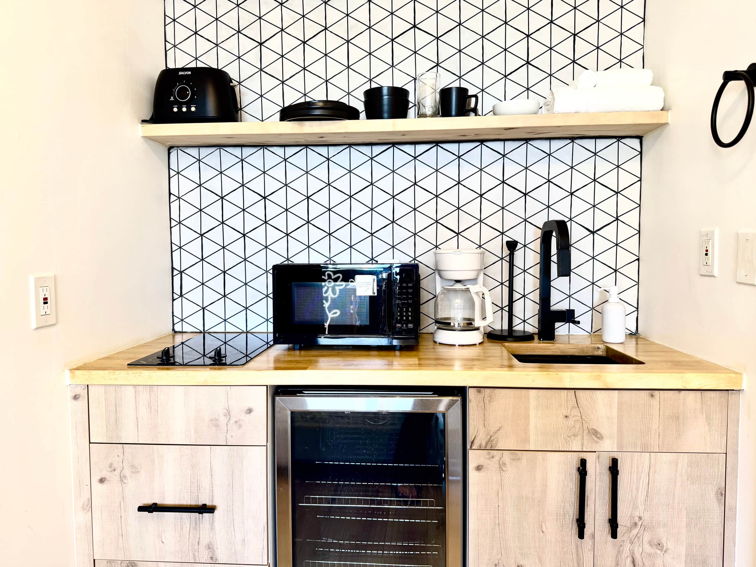 Rental unit in Honolulu · ★4.92 · Studio · 1 bed · 1 bath - Image 2