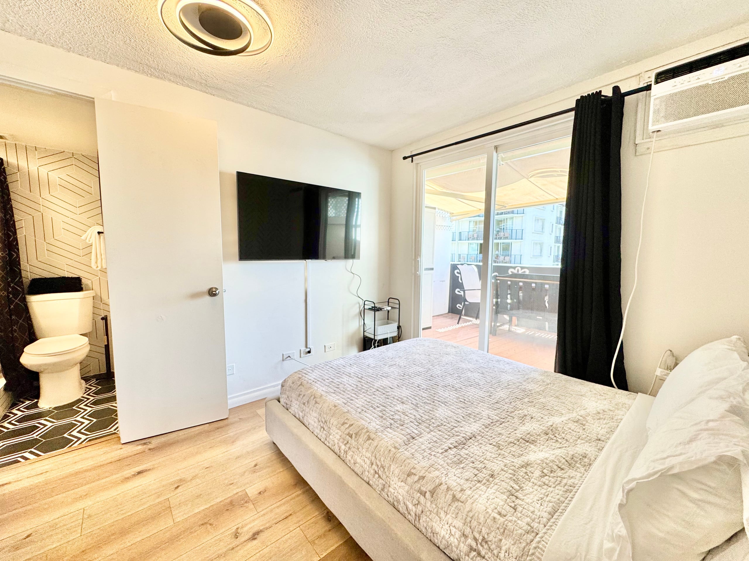 Rental unit in Honolulu · ★4.92 · Studio · 1 bed · 1 bath - Image 7