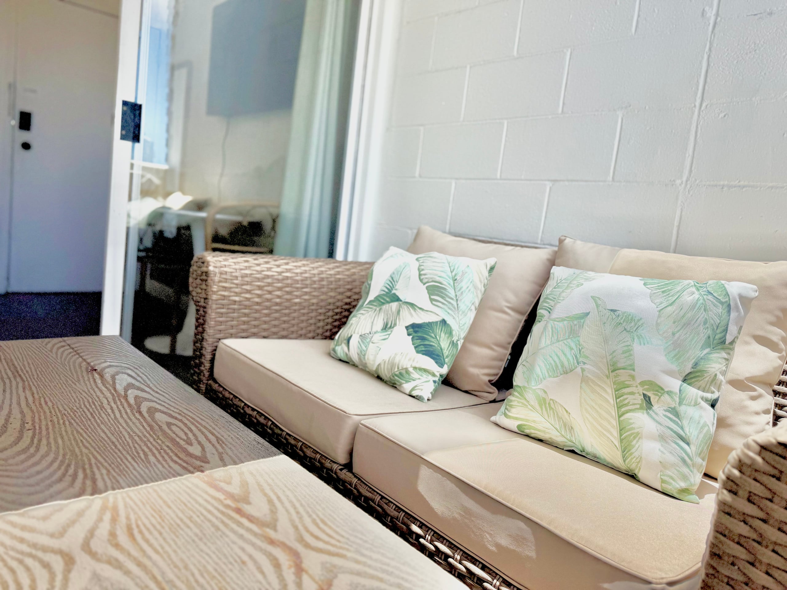 Cute Ocean View PH studio in Central Waikiki - Image 12