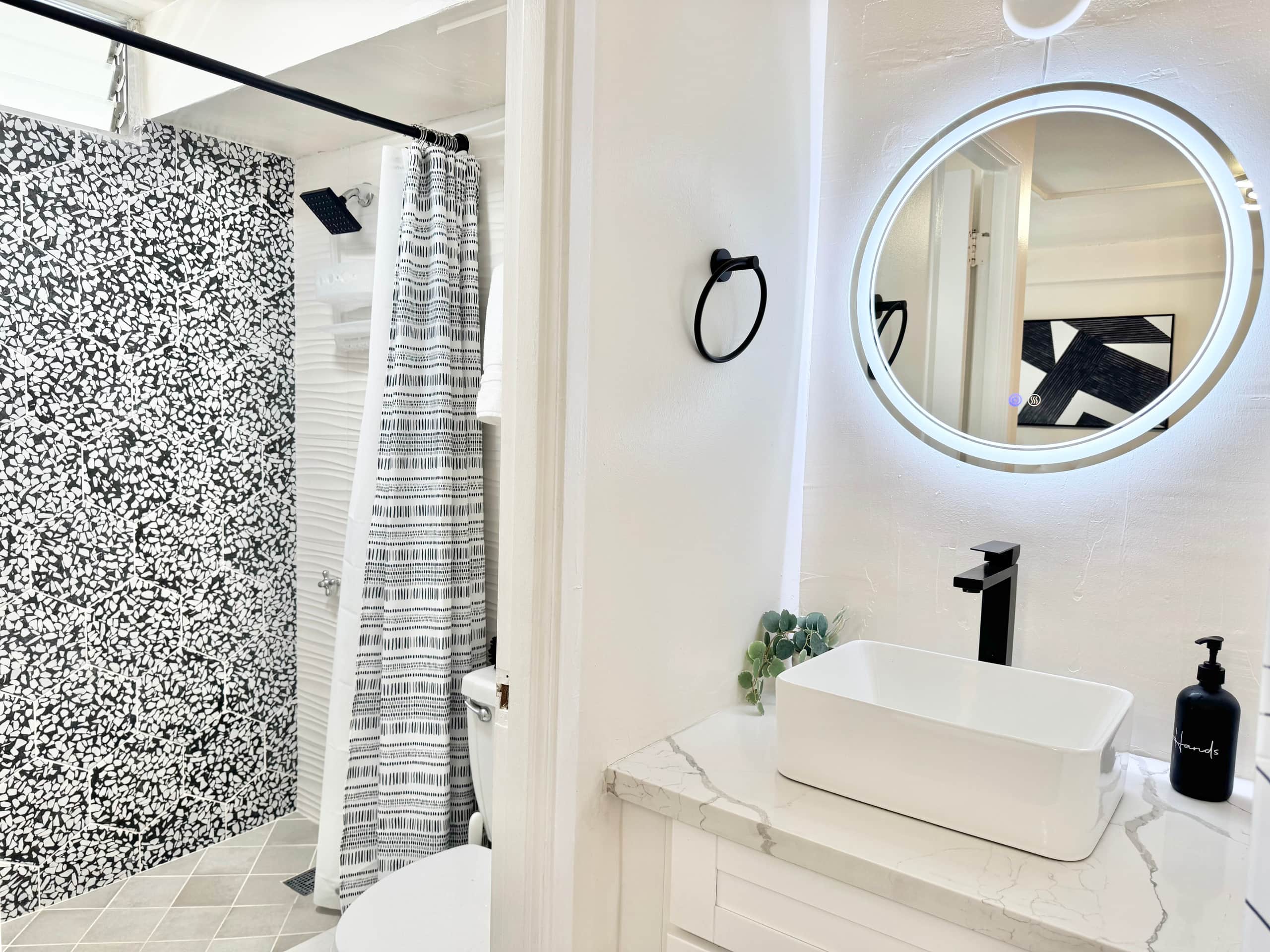 Cute studio in central Waikiki - Image 3