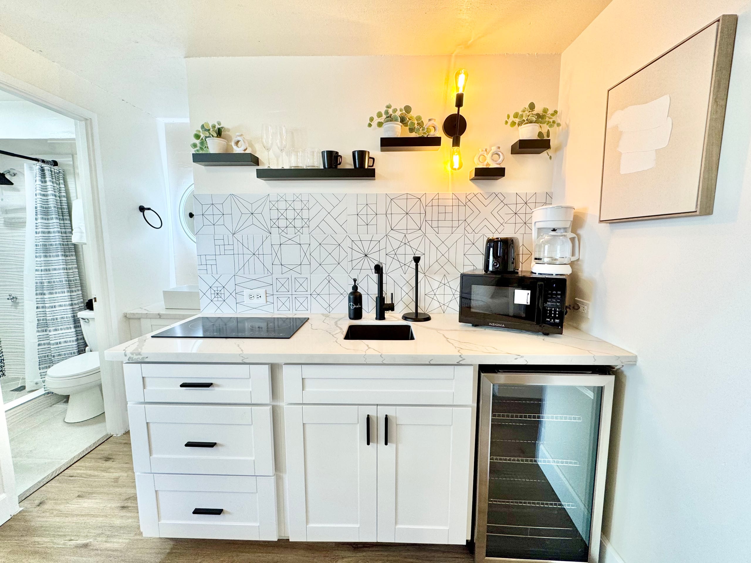 Cute studio in central Waikiki - Image 2