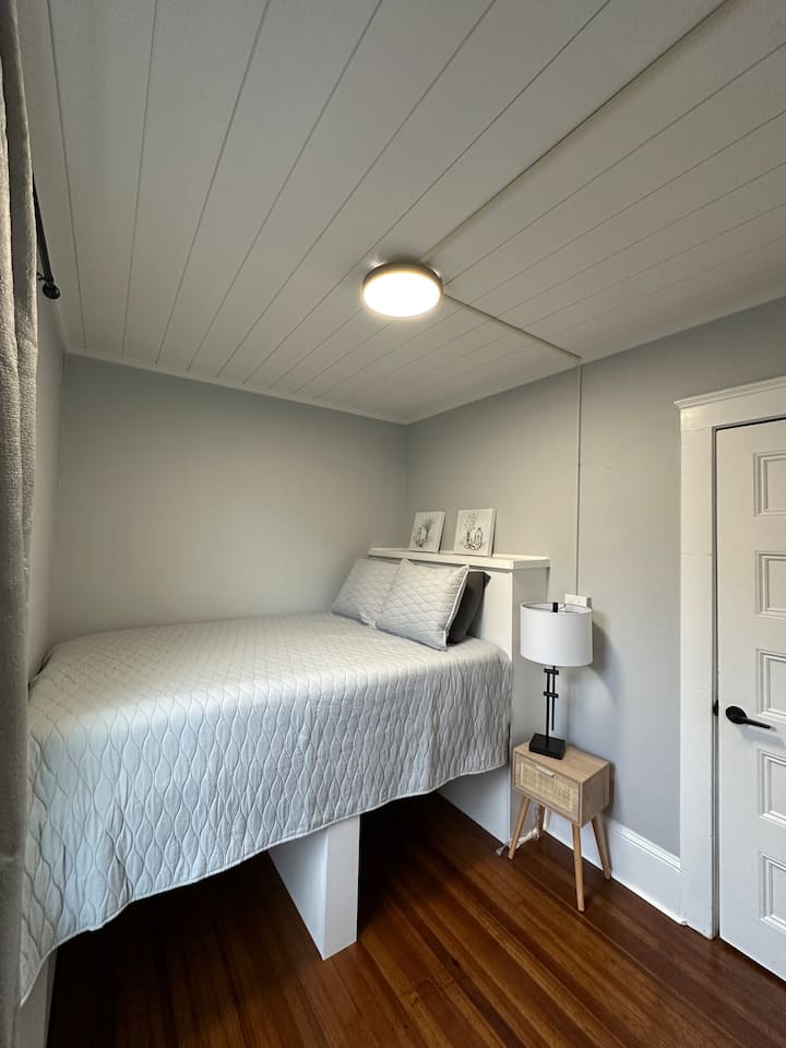 საძინებელი 4