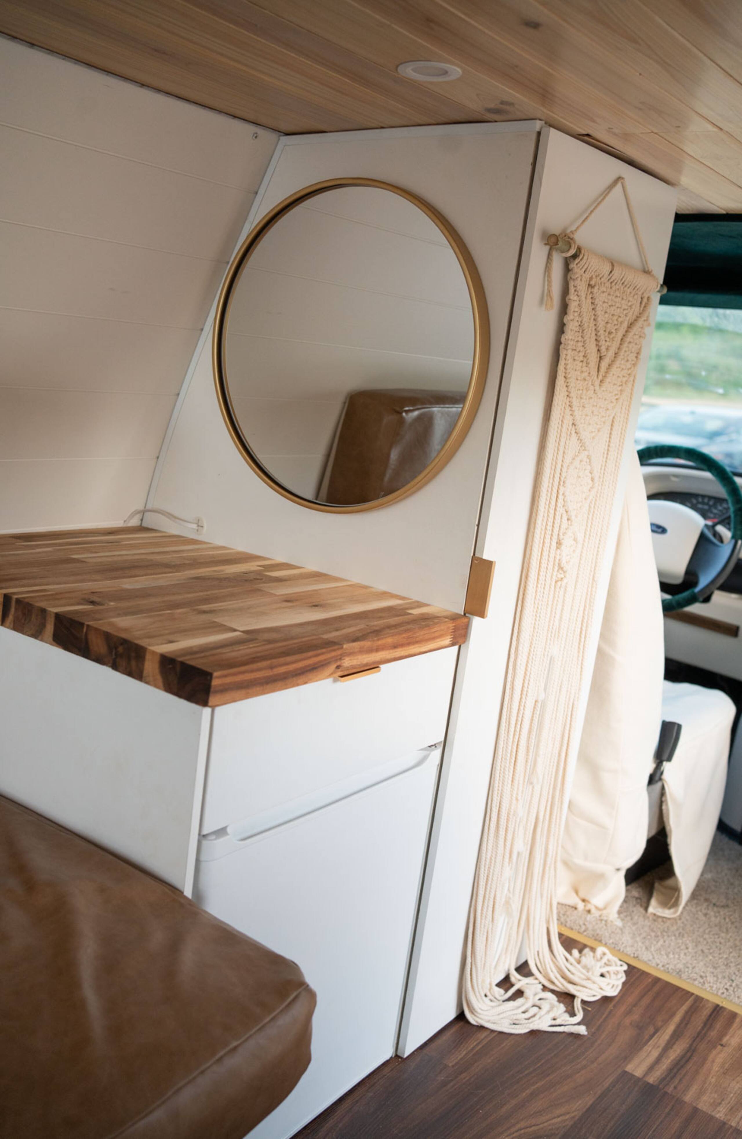 Ford E150 camper van - Image 2