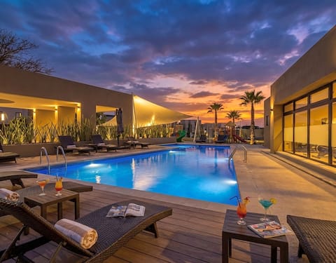 Premium Executive Loft: King Bed + A/C + Gym