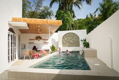 Bale Haraya: 4BR Private Villa in Balanga