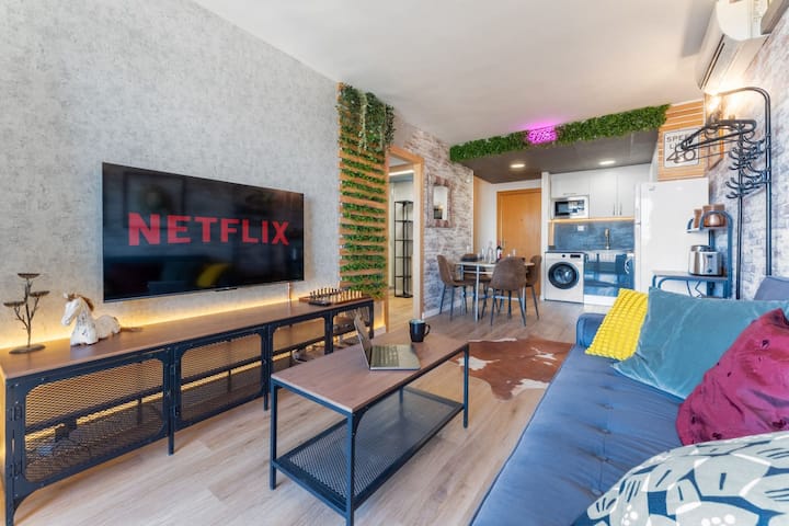 Salou · Wifi/ Aa · Pool & Beach · Views · Smart Tv - Reus