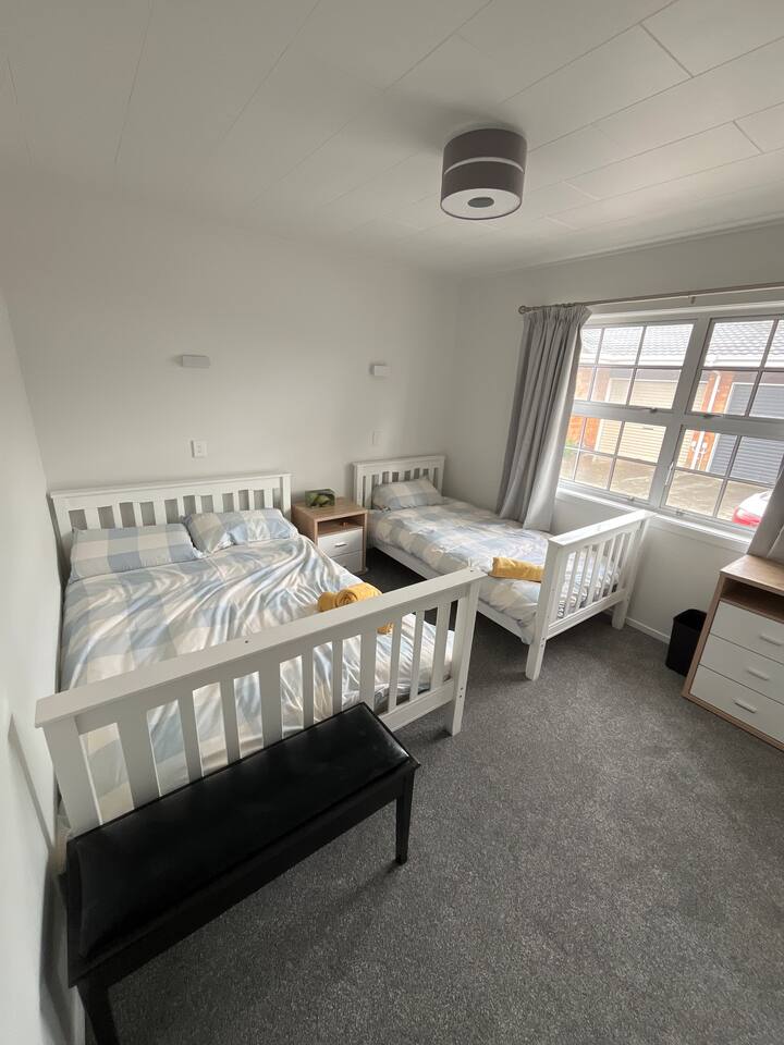 غرفة النوم 2