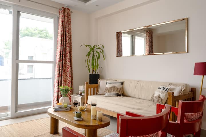 UrbanNest| 2 Apartments- Apt for group bookings