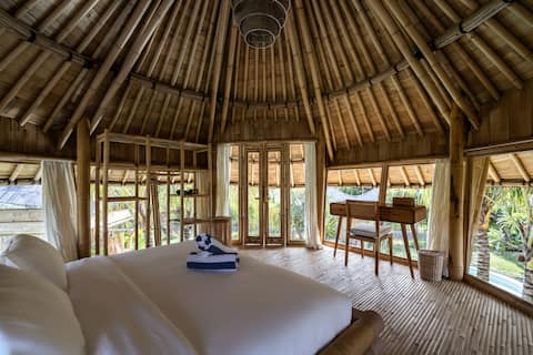 One Bedroom Round Bamboo House in Bamboo Tropical