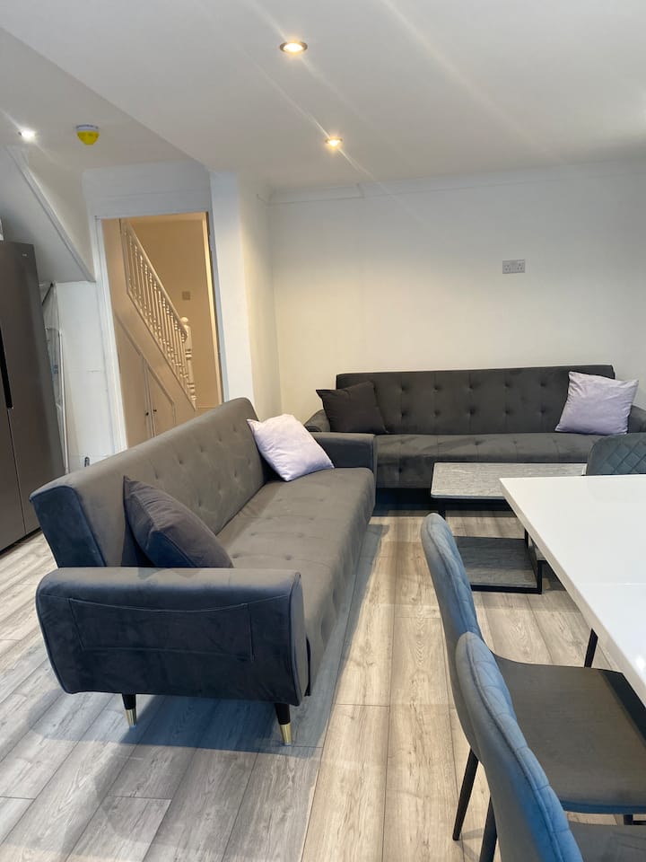 Woolwich Station Luxurious 5 Bedroom House - Woolwich