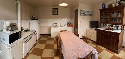 Top performing Airbnb: Sarthe house with garden in Changé