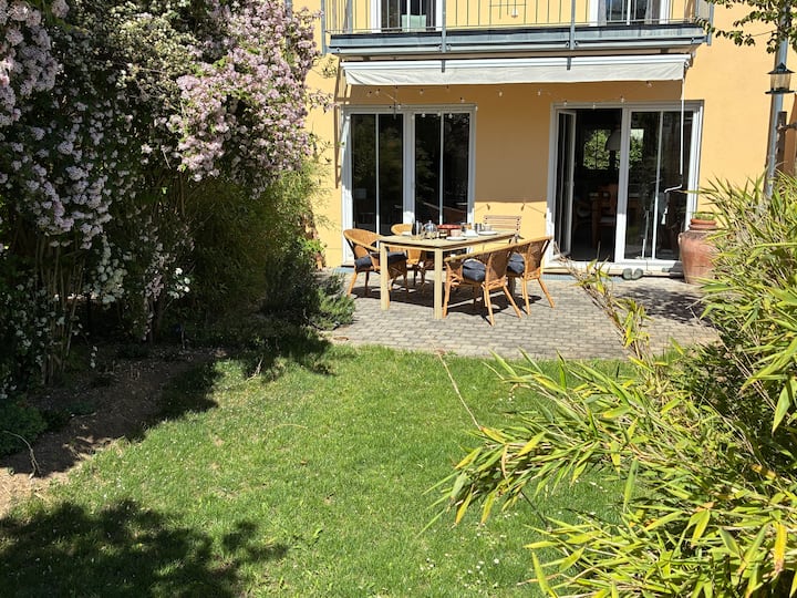 Munich, Lakes & Alps Sunny Bavarian Home - Vaterstetten