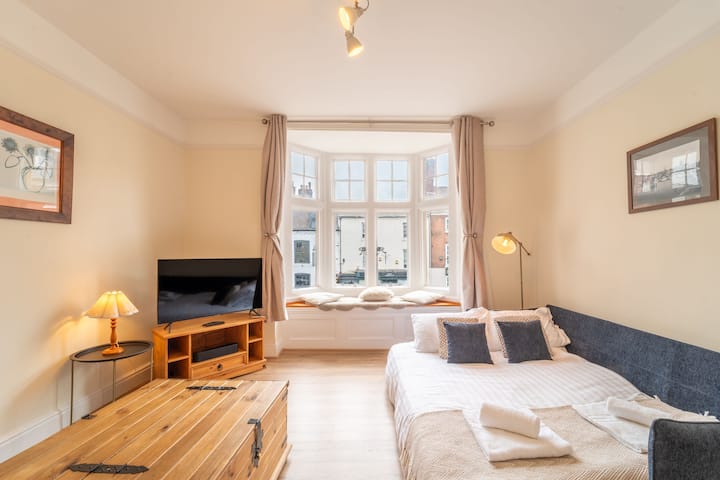 Spacious City Centre Retreat In Heart Of Worcester - Malvern