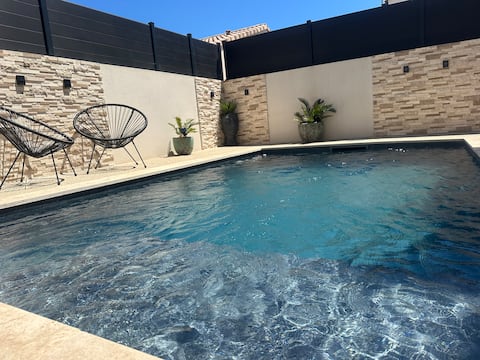 Villa for 9 people, private pool, beach within walking distance, air conditioning