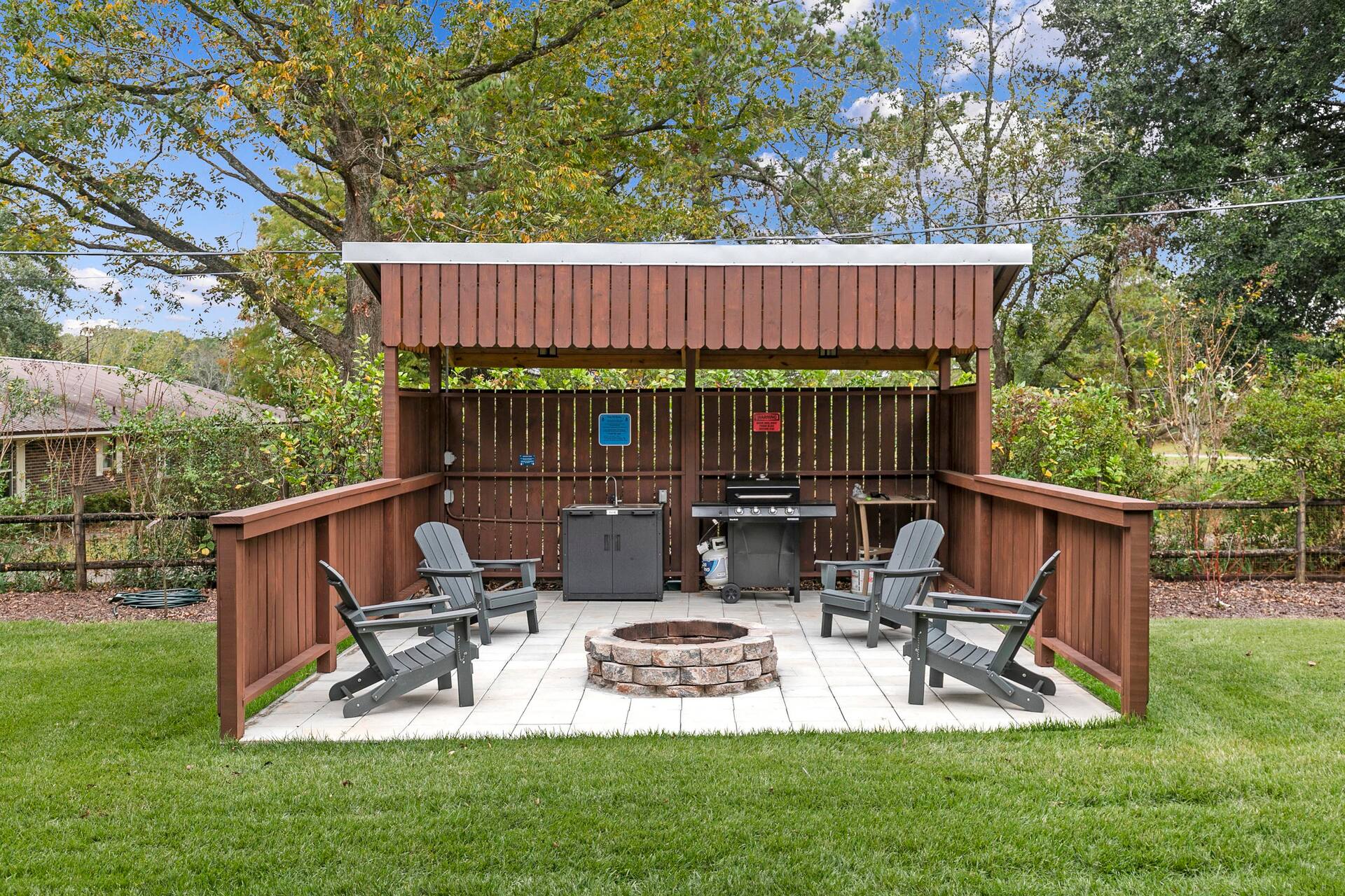 \"The Lodge\"-  APT w/Loft Bedroom, Walnut Bar, Quiet Setting, Covered Parking — foto 4