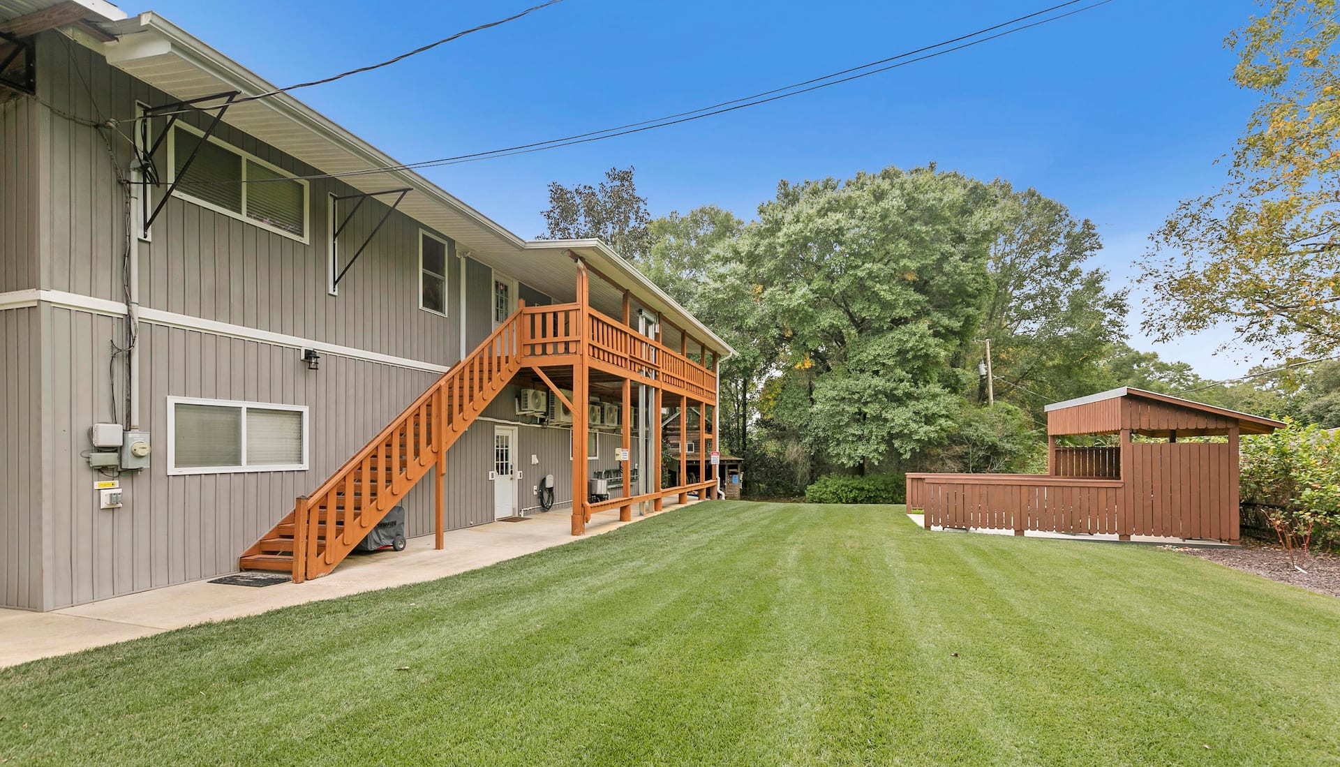 \"The Lodge\"-  APT w/Loft Bedroom, Walnut Bar, Quiet Setting, Covered Parking — foto 5