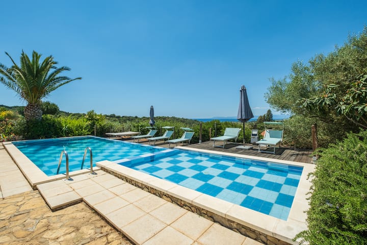 Villa Art Orchidée Avec Piscine Et Vue Sur Mer - Quartu Sant'Elena