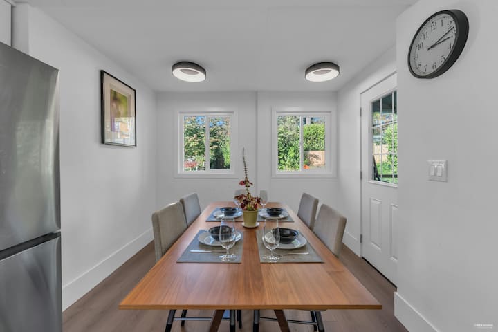 Entire Cozy 4 bedroom House in Vancouver