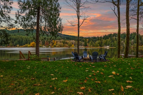 Lakefront-Hot Tub, 2 Kitchens, Kayaks, Game Room