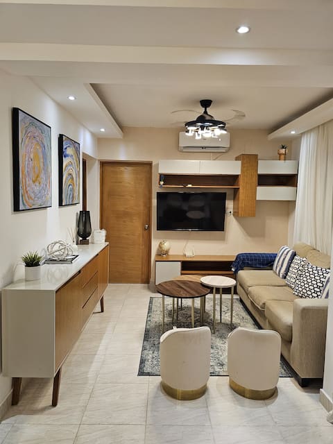 Elegant & Cozy 2-bedroom Apartment in gated Comm.