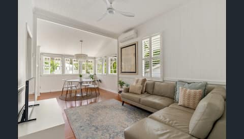 Top Airbnb: Yarrawarra - Central Sandgate in Brisbane
