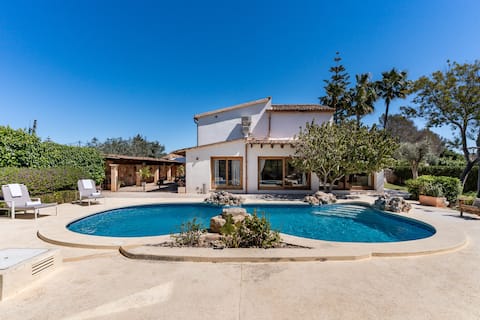 Spacious Villa with Pool, BBQ Terrace & En-Suite