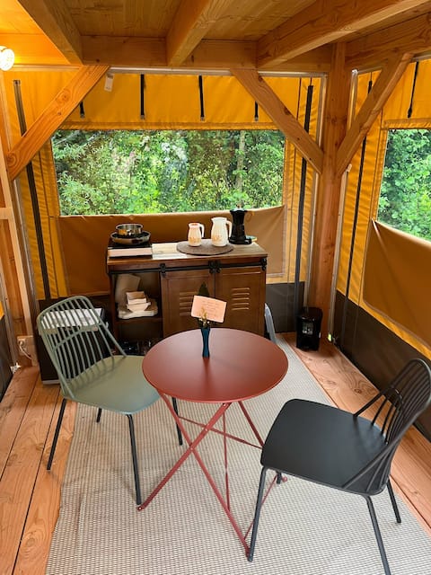 Popular Airbnb listing: the perched cabin in Saint Valery Sur Somme